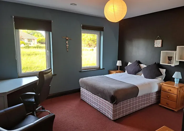 Mountain Widok Only קילורגלין